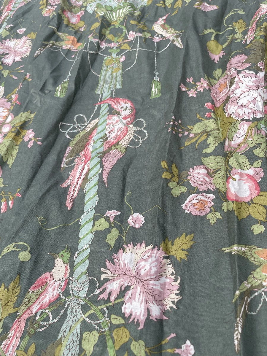 The Pair Of Curtains With Parrots -photo-2