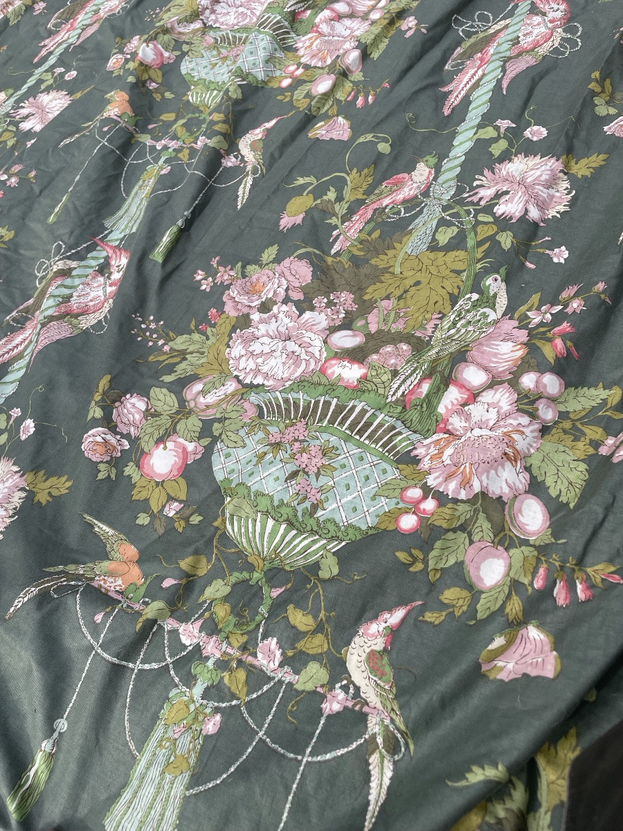 The Pair Of Curtains With Parrots -photo-4