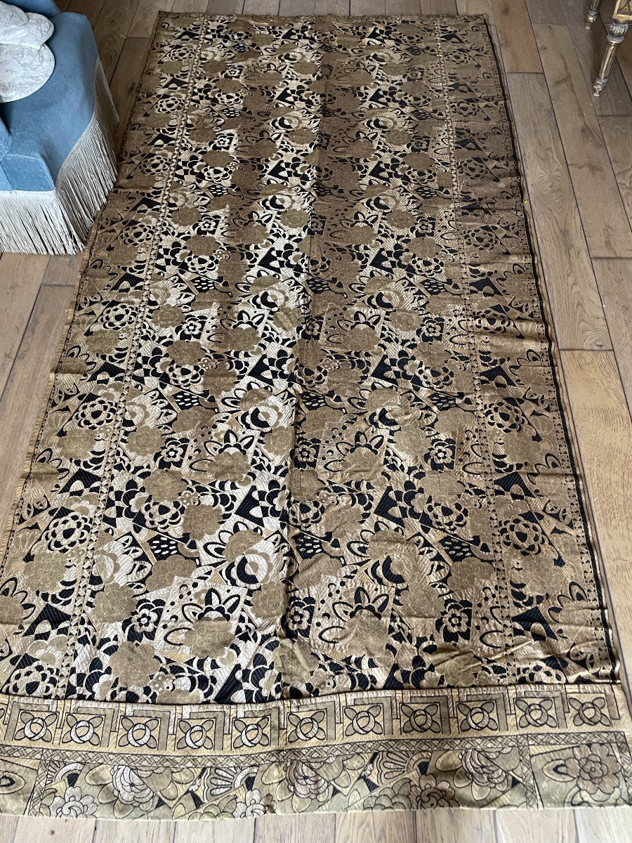 The Pair Of Large Art Deco Period Tapestries With A Gold Background -photo-2