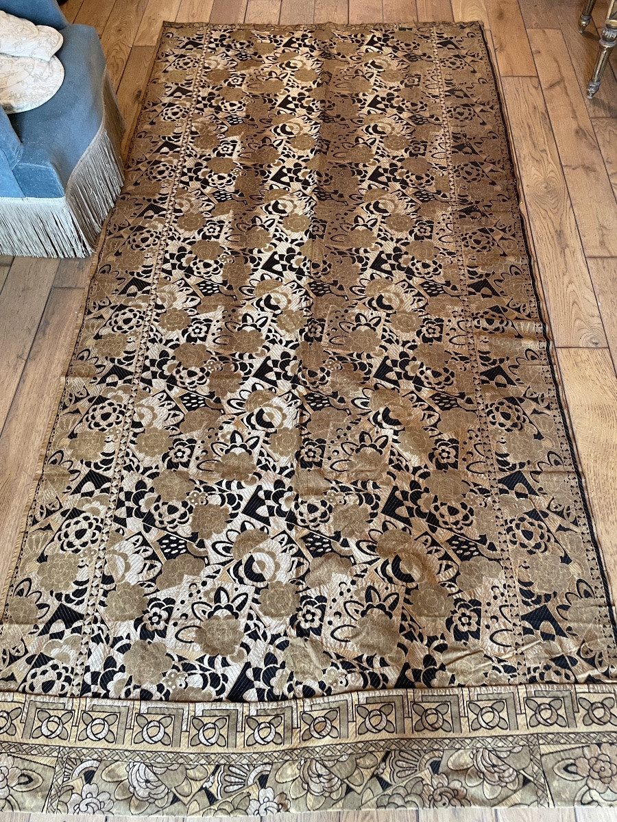 The Pair Of Large Art Deco Period Tapestries With A Gold Background -photo-2