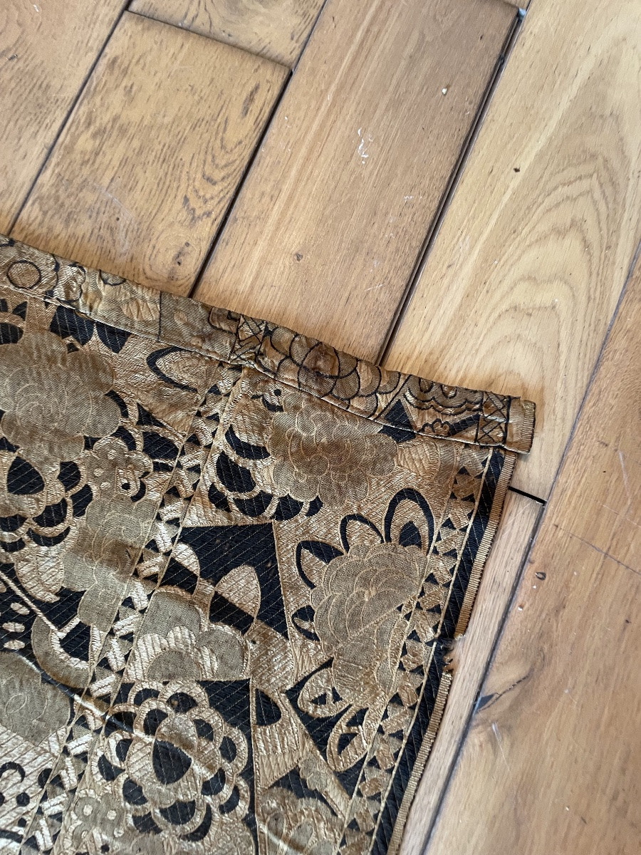 The Pair Of Large Art Deco Period Tapestries With A Gold Background -photo-4