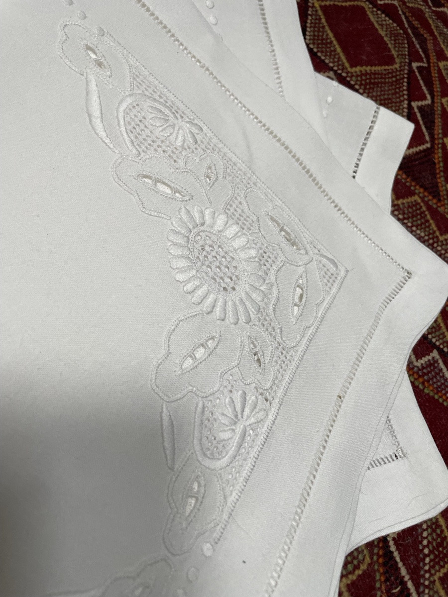 Service pour 4 personnes set et serviettes brodées -photo-3