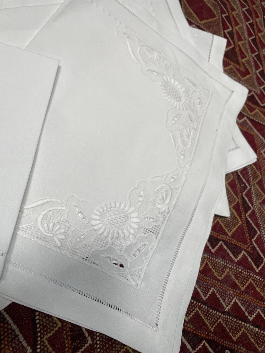 Service pour 4 personnes set et serviettes brodées -photo-4