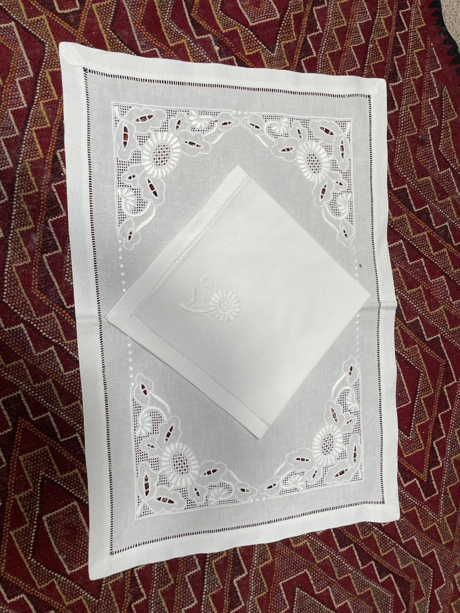 Service pour 4 personnes set et serviettes brodées -photo-3