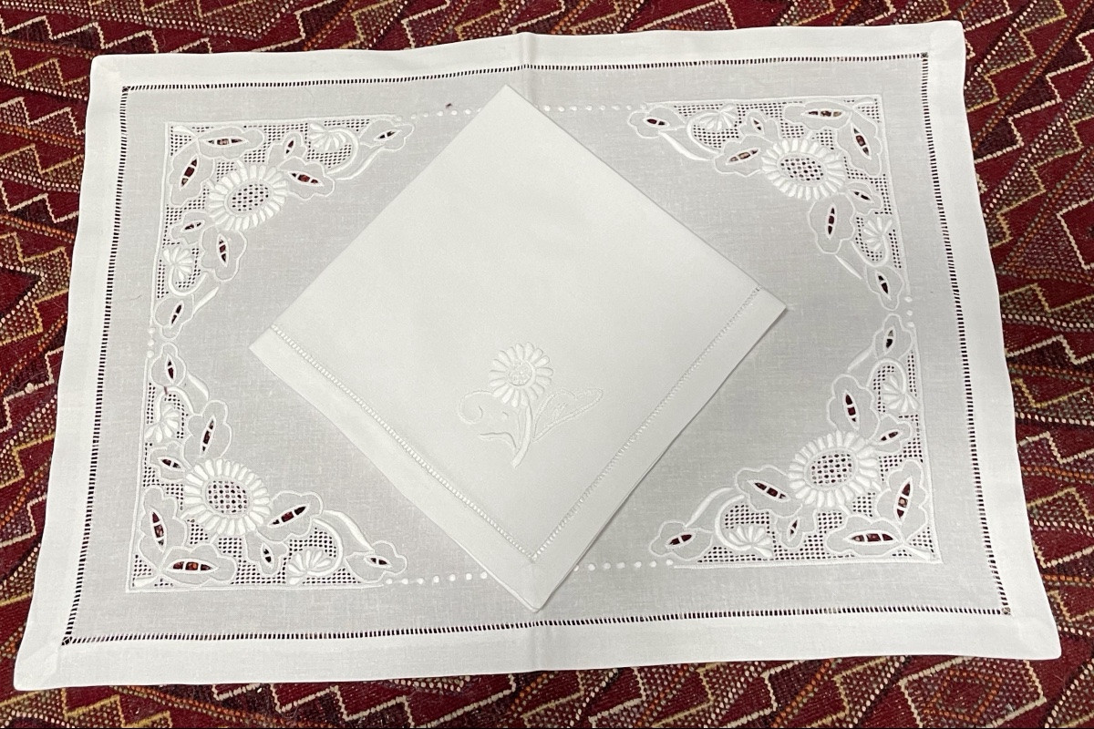 Service pour 4 personnes set et serviettes brodées -photo-4