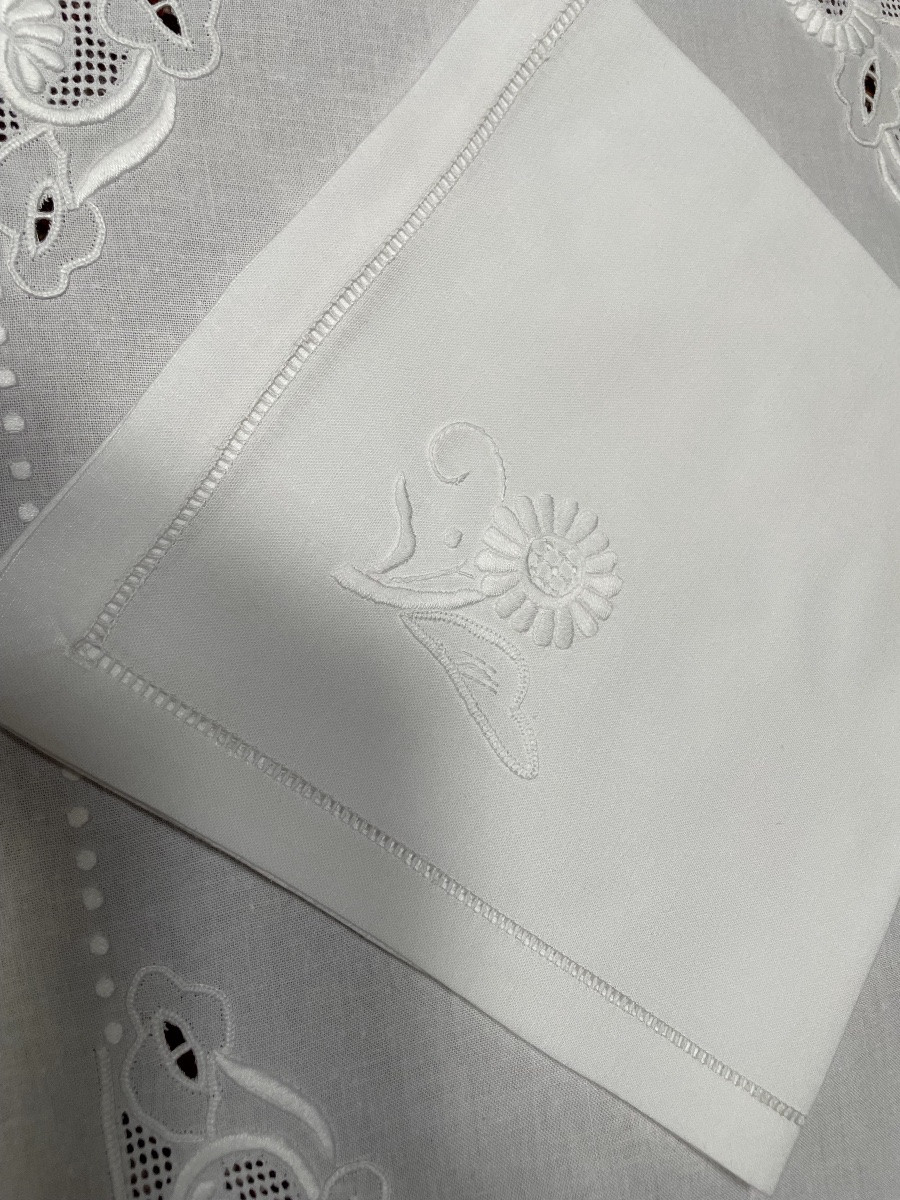 Service pour 4 personnes set et serviettes brodées -photo-5