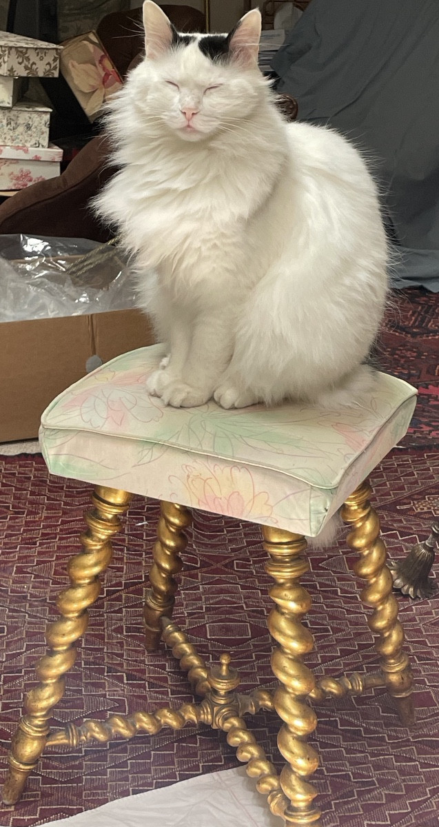 Pouf Tabouret In Turned And Gilded Wood . Circa 1880