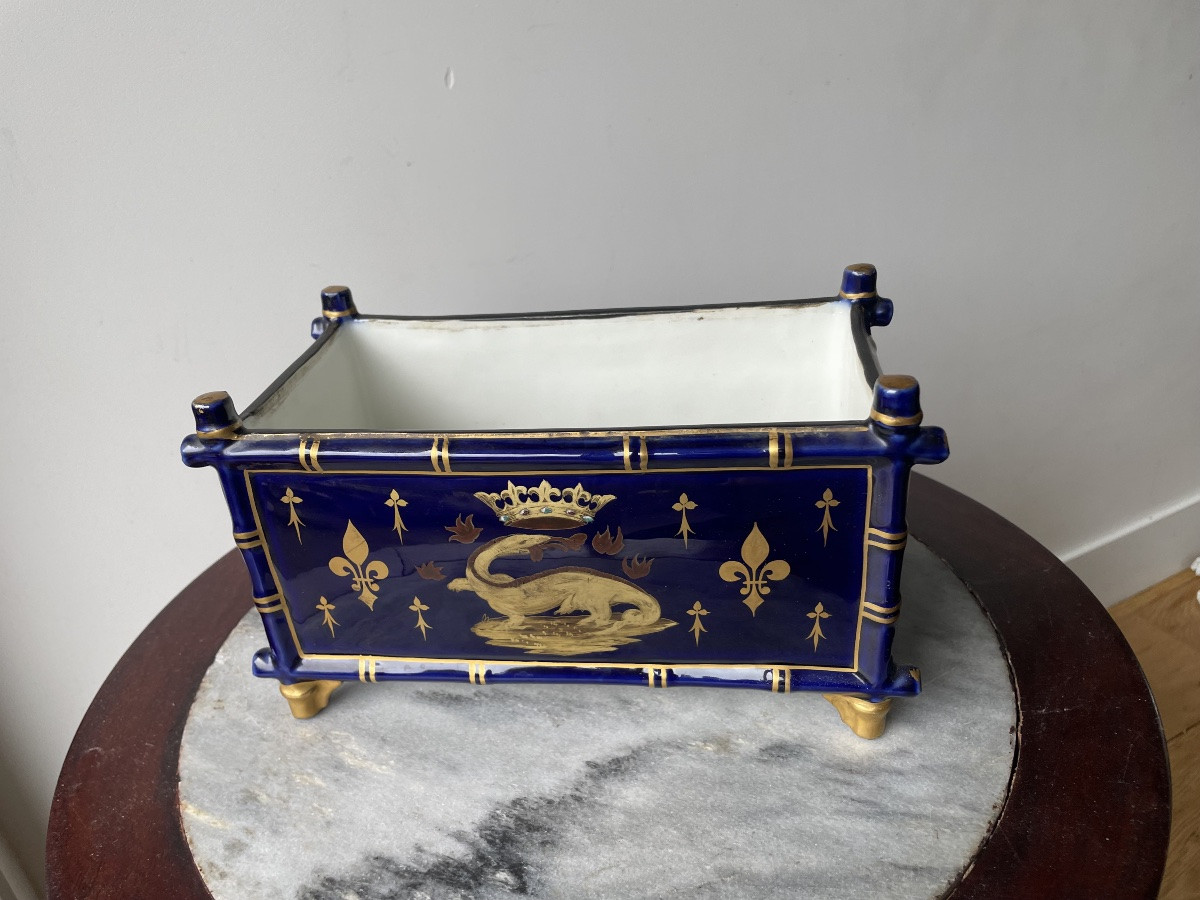Small Flower Planter With Swann -photo-2