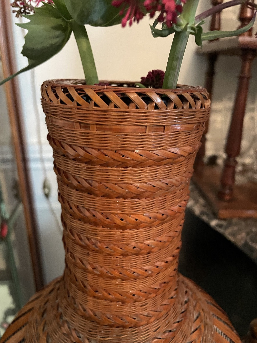 Vase à ikebana en bambou tressé -photo-1