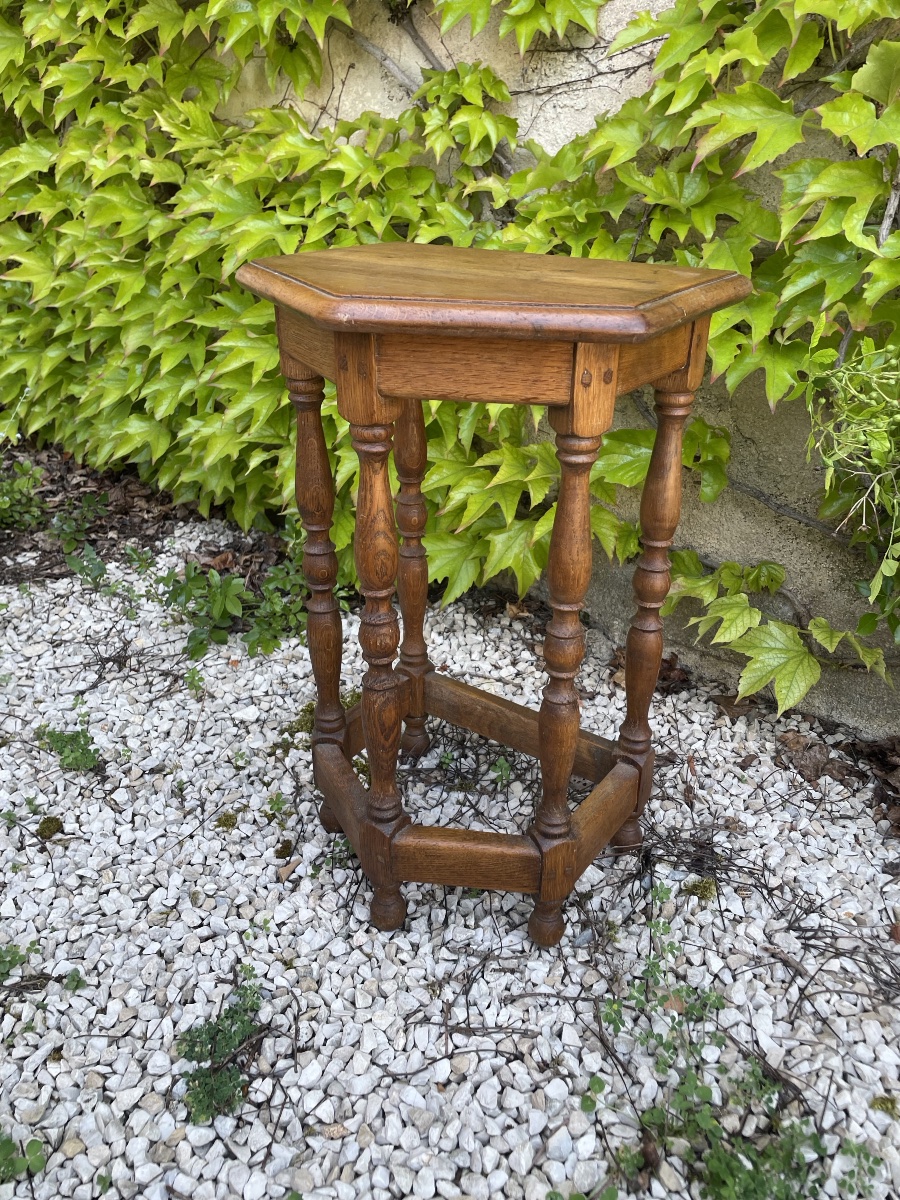 Cantor Stool With 5 Fluted Columns-photo-3