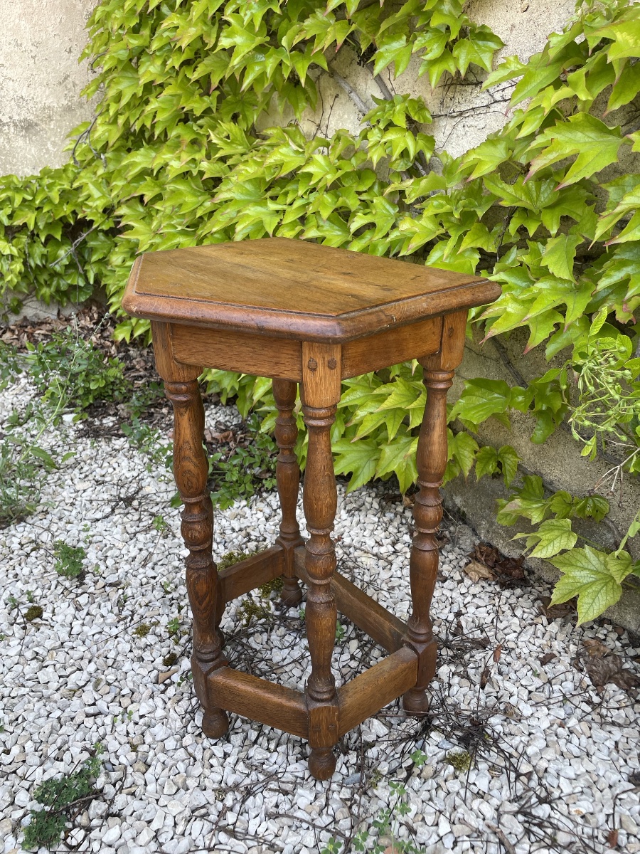 Cantor Stool With 5 Fluted Columns-photo-3