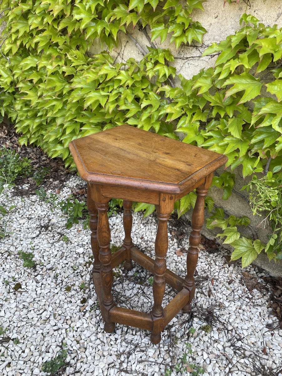 Cantor Stool With 5 Fluted Columns-photo-5