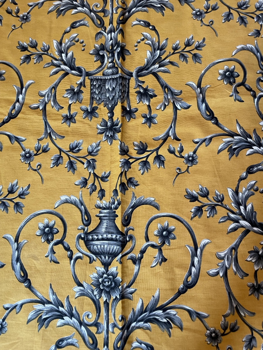 La paire de rideaux de style Louis XVI et cantonnière -photo-2