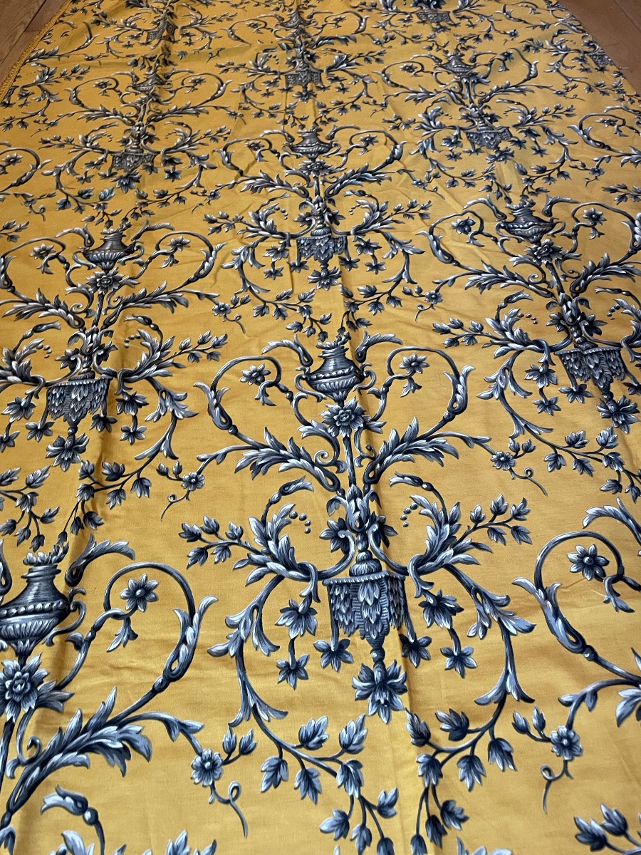La paire de rideaux de style Louis XVI et cantonnière -photo-3