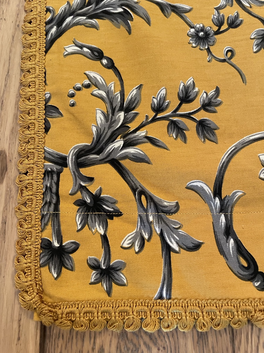 La paire de rideaux de style Louis XVI et cantonnière -photo-4