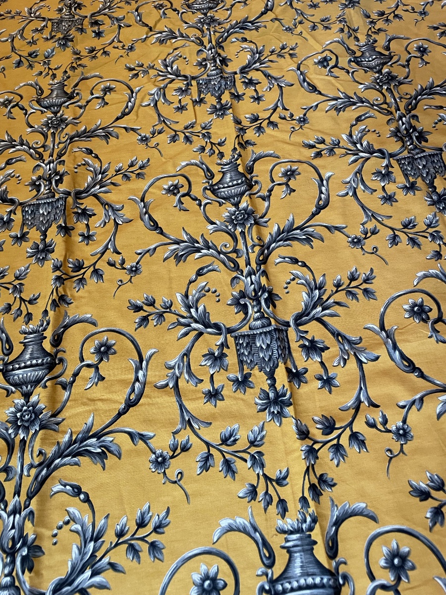 La paire de rideaux de style Louis XVI et cantonnière -photo-6