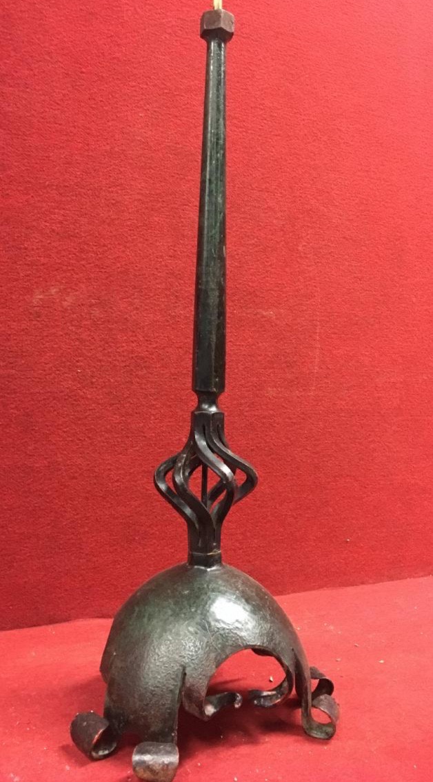 LAMPADAIRE, PIÈTEMENT EN BRONZE, DANS LE GOÛT DU XVIIÈ