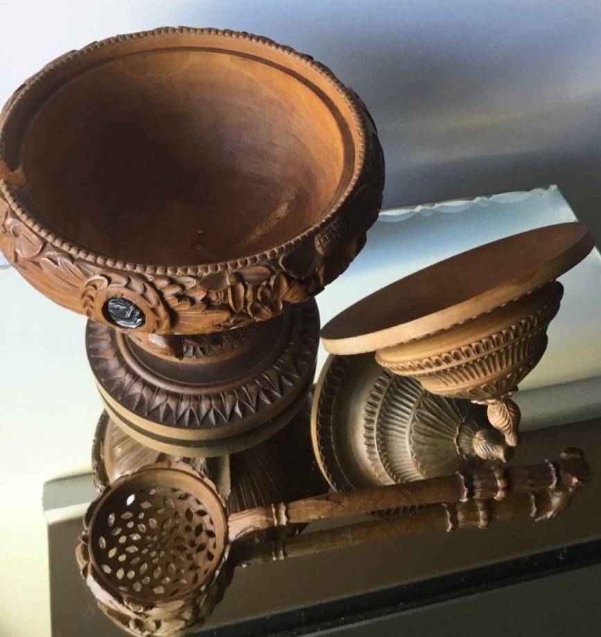 POT COUVERT EN BOIS SCULPTÉ ET SA CUILLÈRE-photo-4