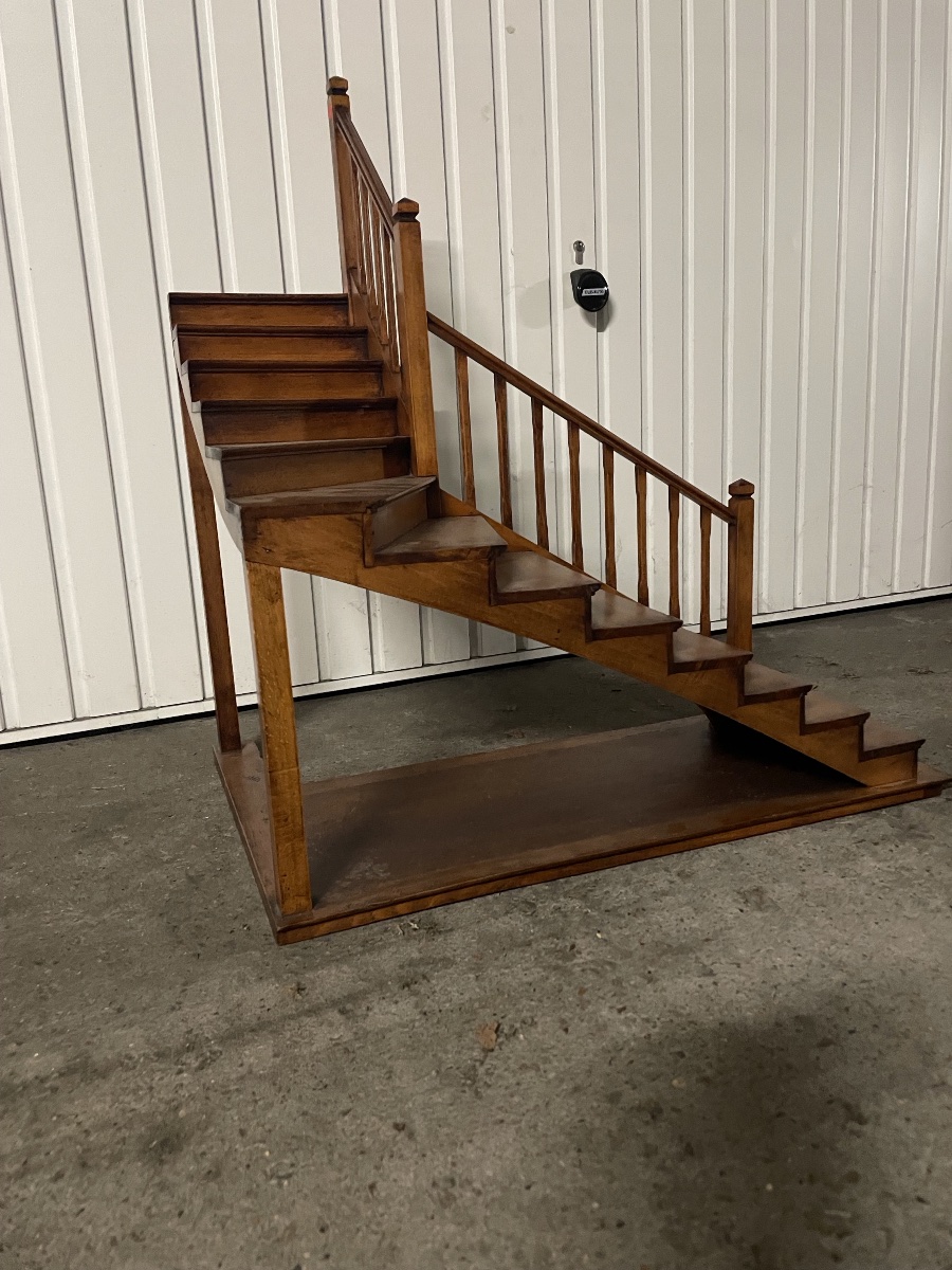 Escalier de maîtrise  en noyer blond , XIXème -photo-1