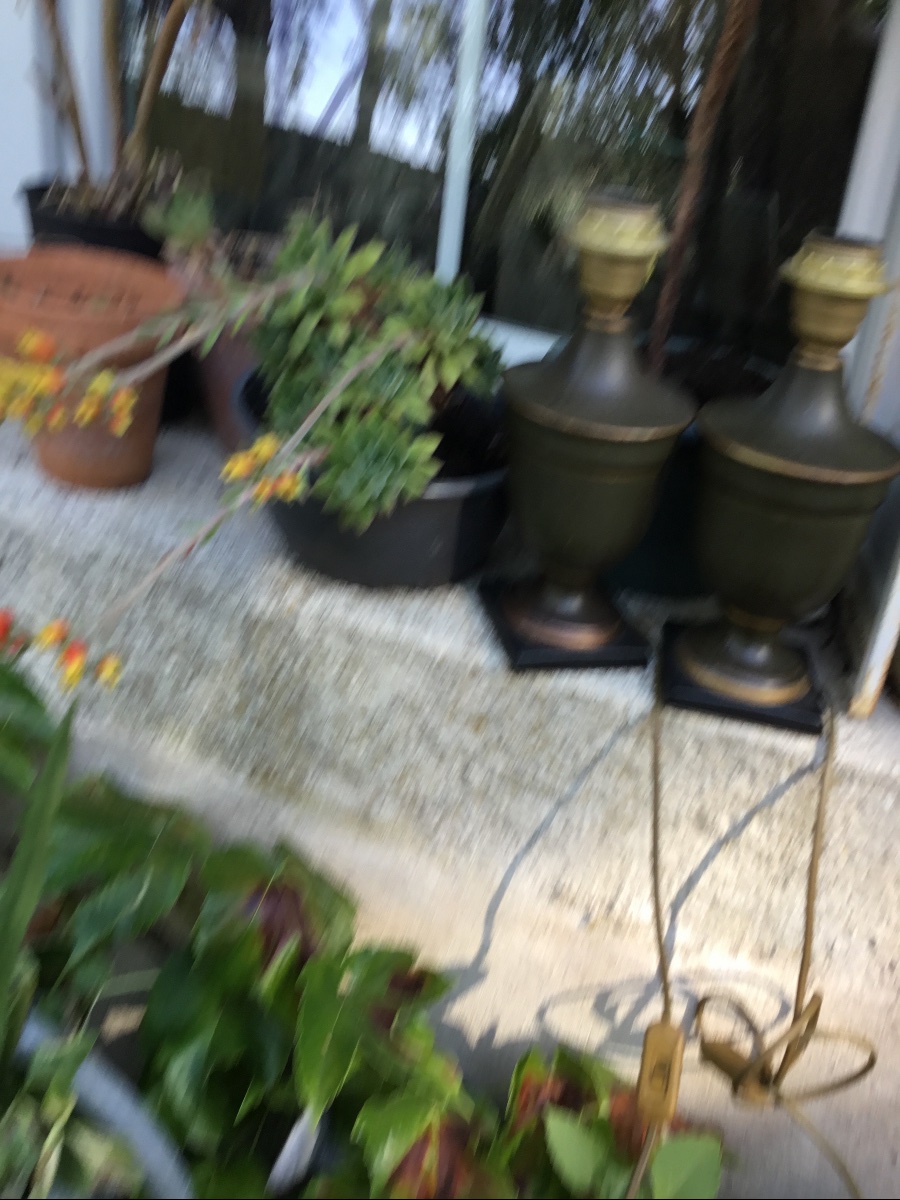 La paire de petites lampes en tôle verte et liseret doré -photo-3