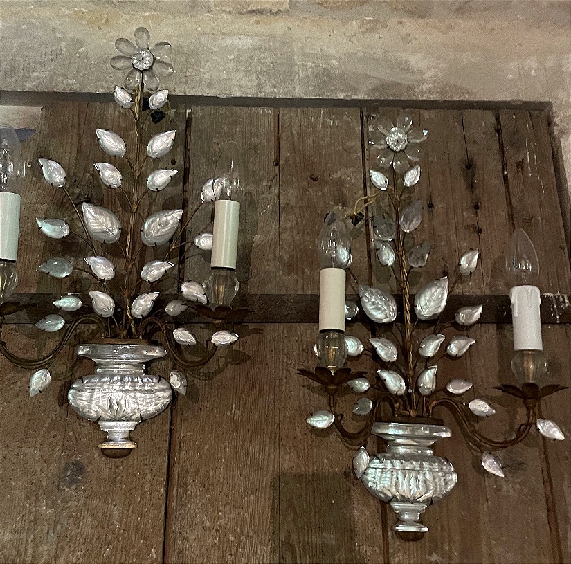 PAIRE D'APPLIQUES  dites À LA MARGUERITE, DE LA MAISON BAGUÈS