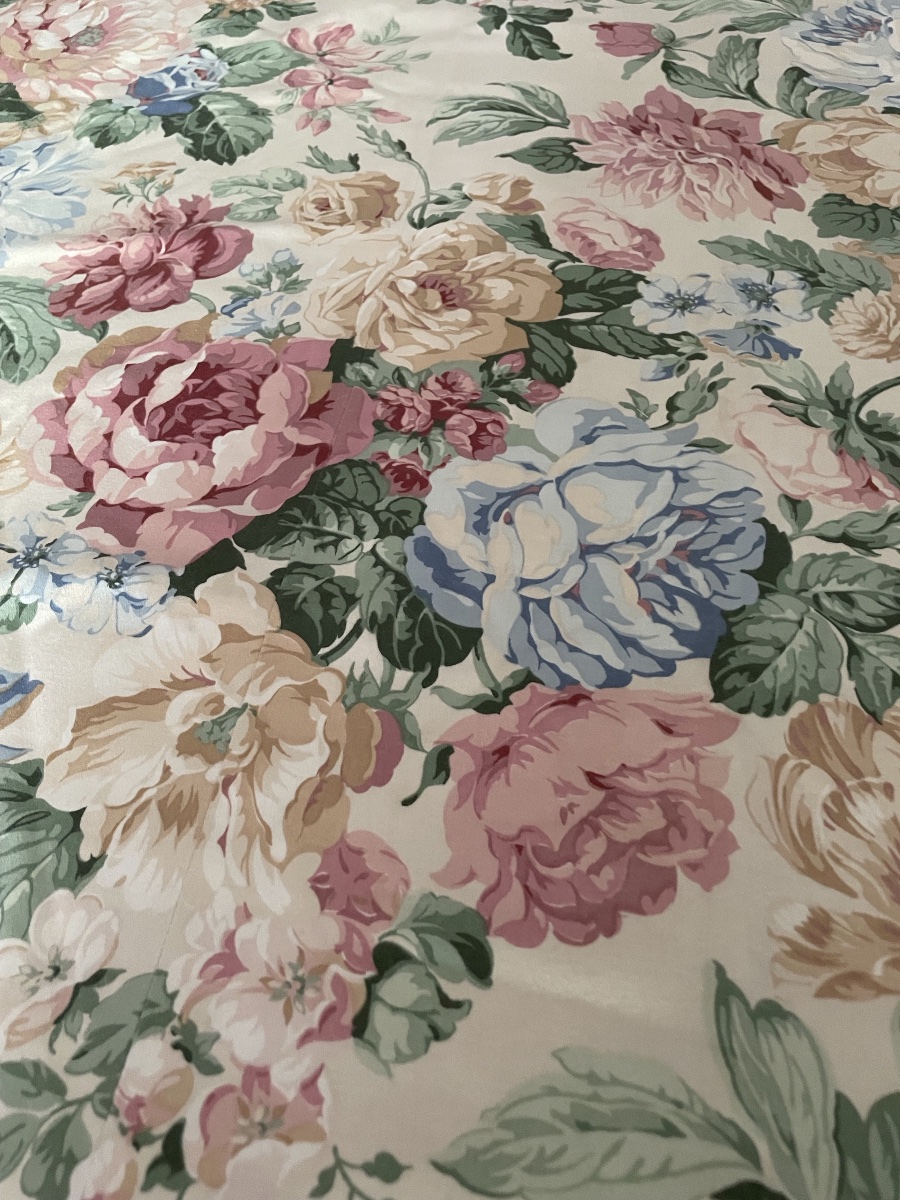 La paire de rideaux fleuris 