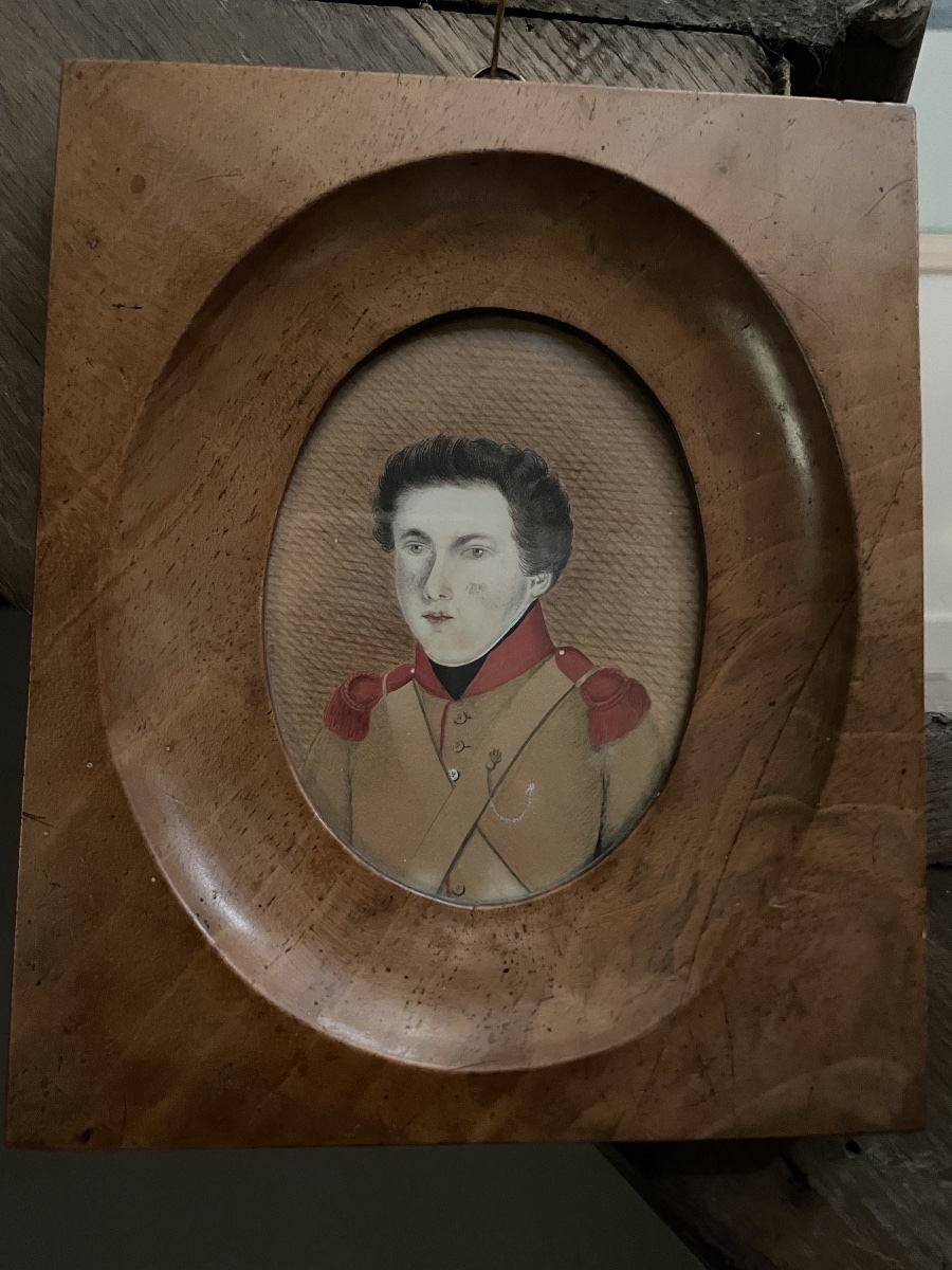 A 19th-century Oval Miniature Depicting A French Military Officer In Uniform-photo-3