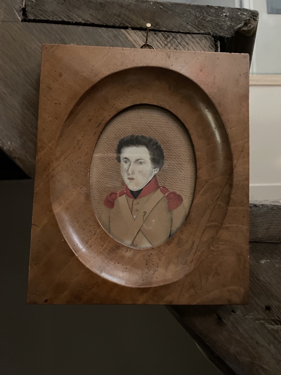 A 19th-century Oval Miniature Depicting A French Military Officer In Uniform-photo-4