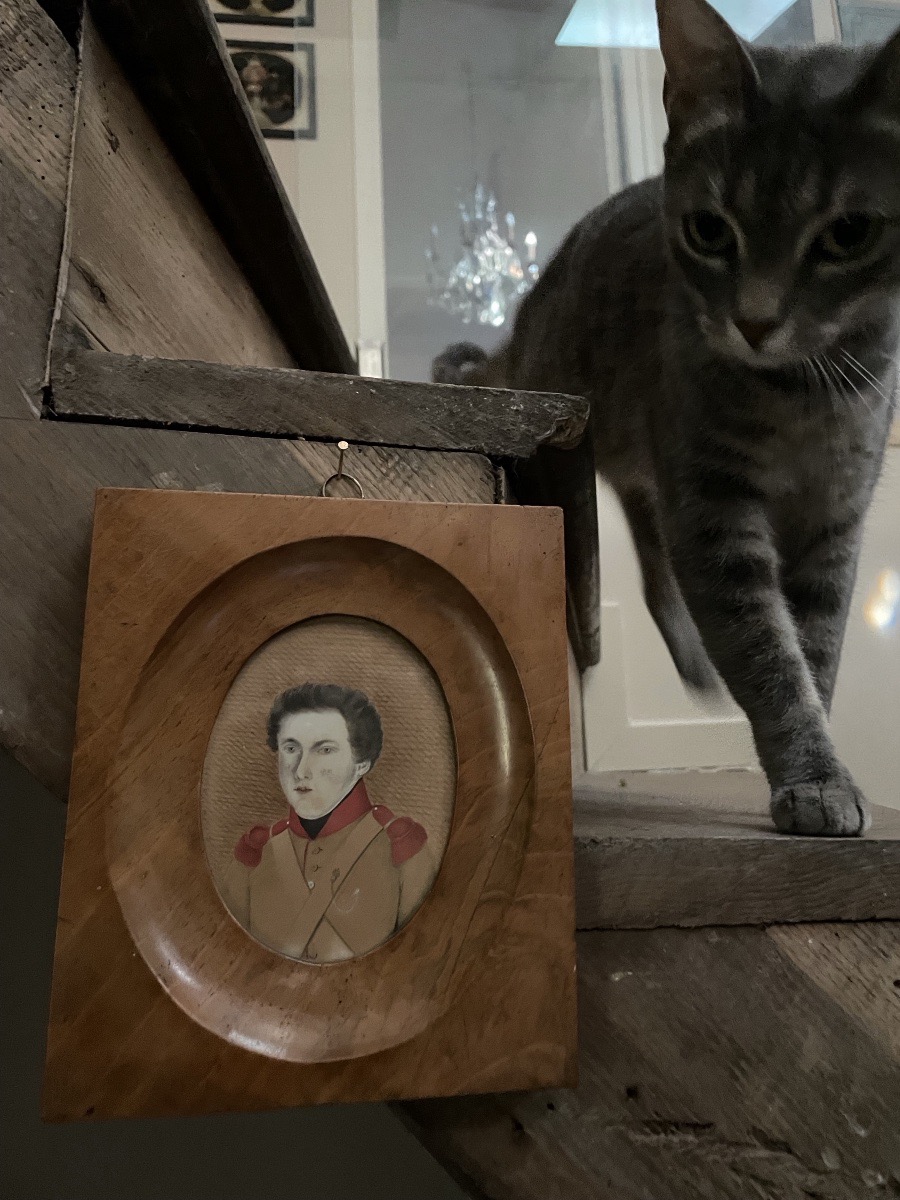 A 19th-century Oval Miniature Depicting A French Military Officer In Uniform-photo-3