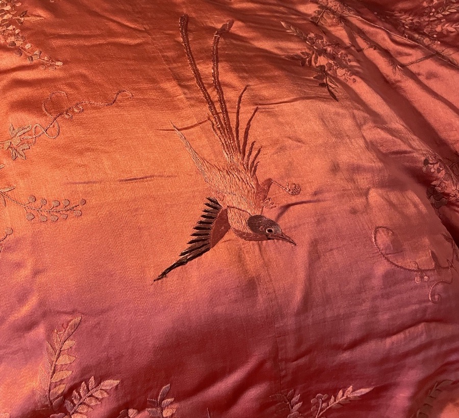 Silk Bedspread Embroidered With Raspberry-colored Birds, 140 Size, China, Late 19th Century
