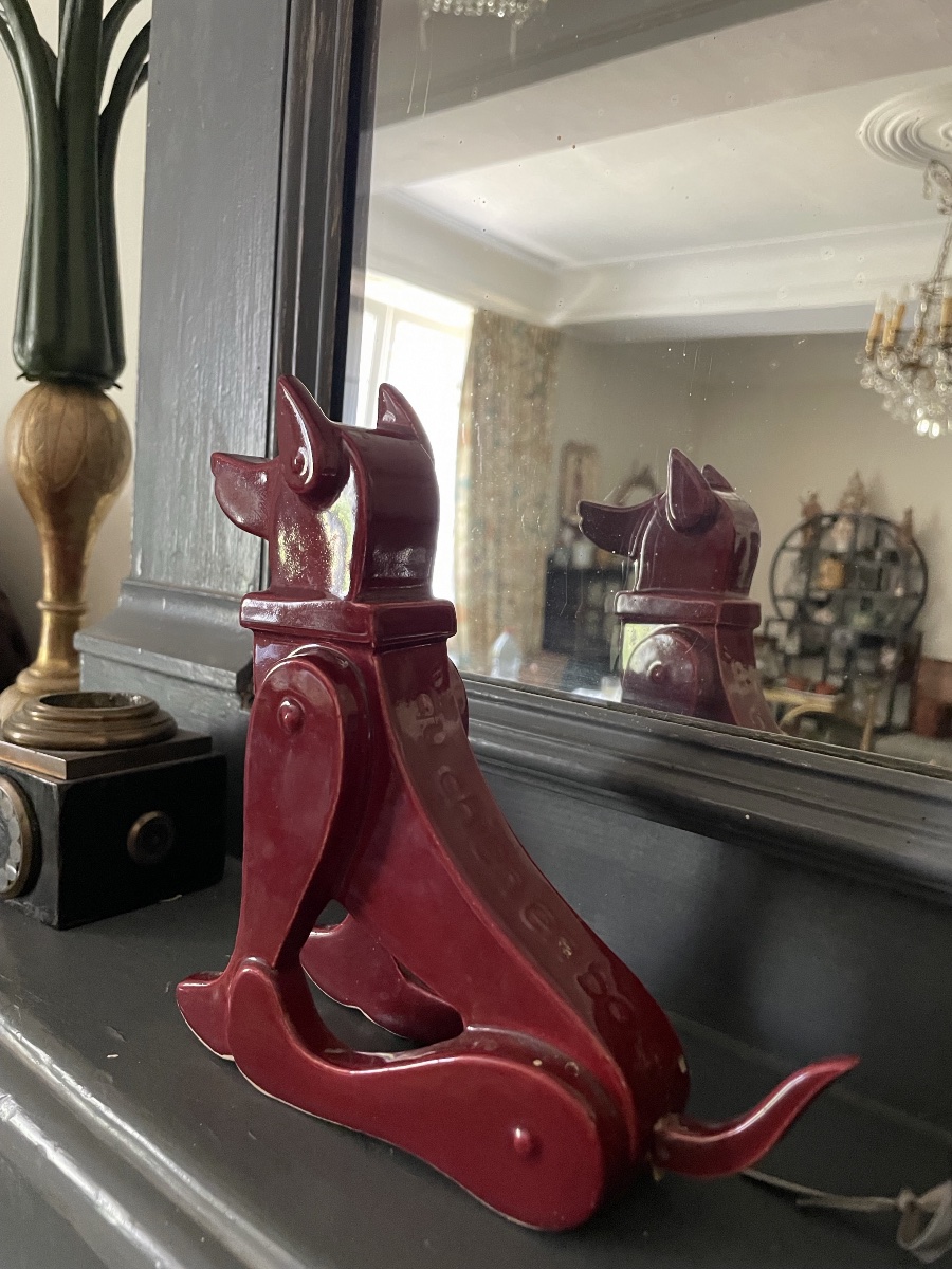 "the Wooden Dog" Ceramic Promotional Item -photo-3
