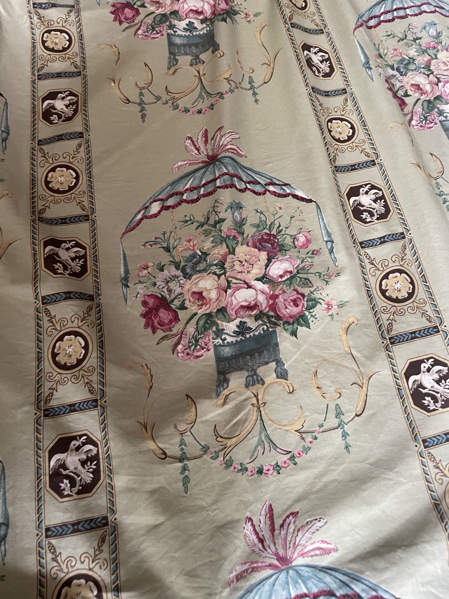 La paire de double rideaux bouquets de fleurs de style Louis XVI -photo-1