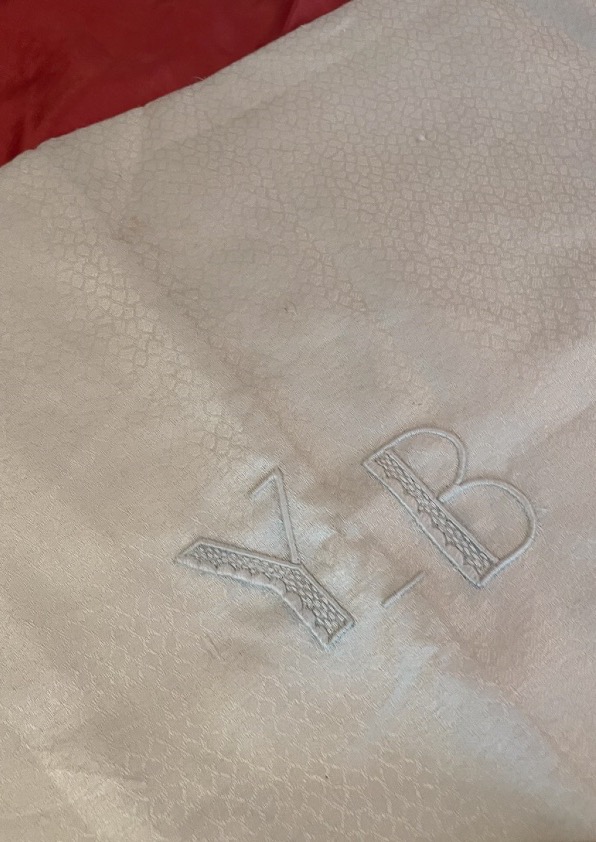 NAPPE ET SES 12 SERVIETTES EN LIN DAMASSÉ – MONOGRAMME Y B -photo-2