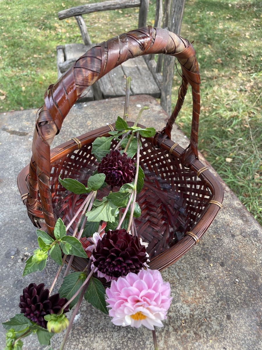 Panier à ikebana en bambou tressé , Japon -photo-1