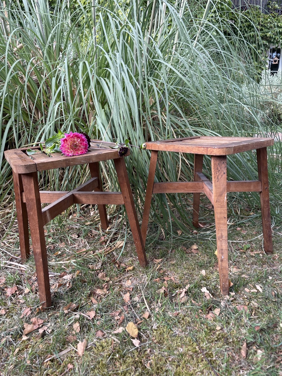 La paire de Tabourets d’atelier de peintre , bout de canapé , chevets -photo-5