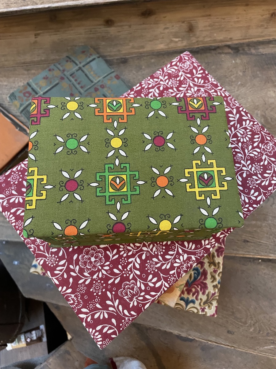 The Lot Of Vintage Fabric Boxes-photo-5