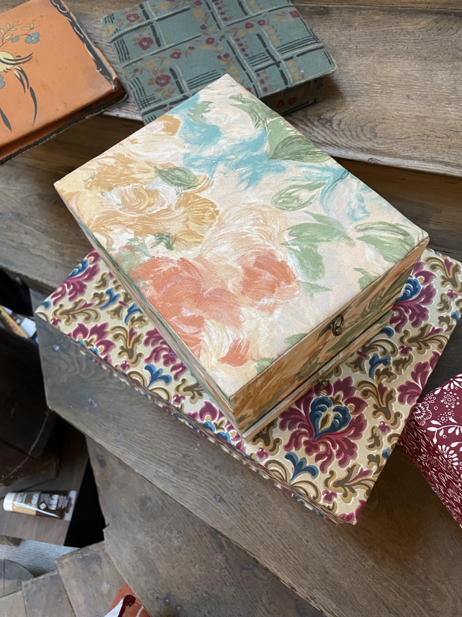 The Lot Of Vintage Fabric Boxes-photo-7