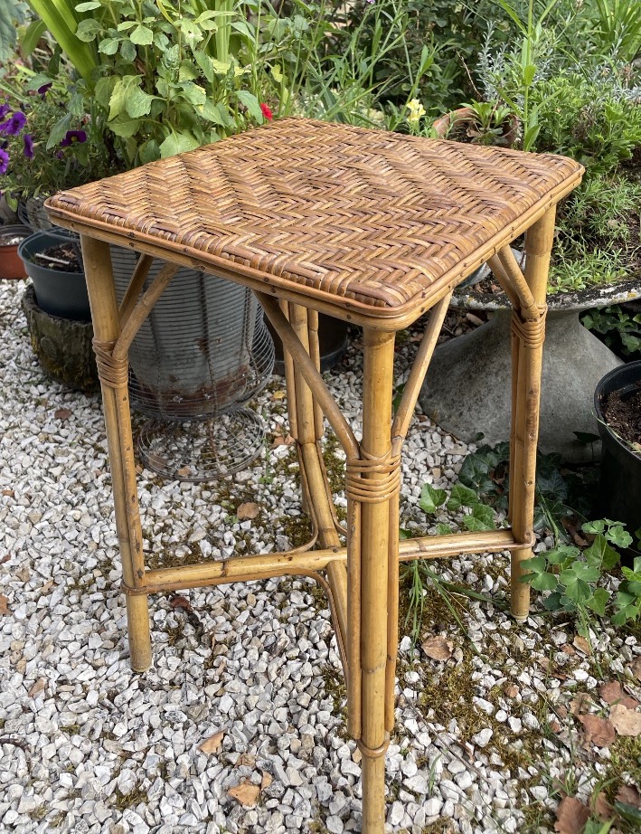 Winter Garden Side Table, Selette 
