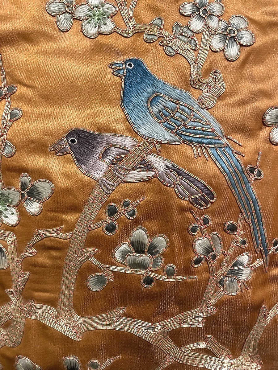 Petit coussin en soie brodée  , Chine 