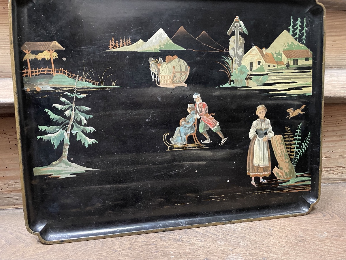 Boiled Cardboard Tray With A Scene Of Ice Skaters -photo-3