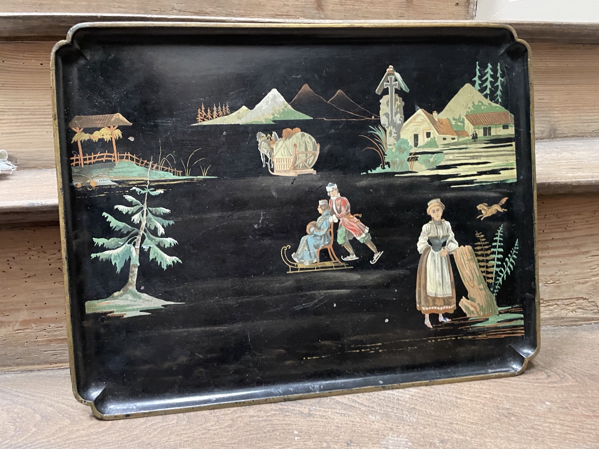 Boiled Cardboard Tray With A Scene Of Ice Skaters 