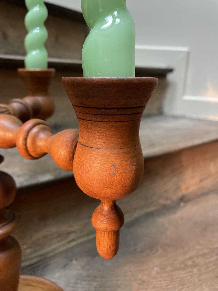 Chandelier de style scandinave en bois tourné -photo-1