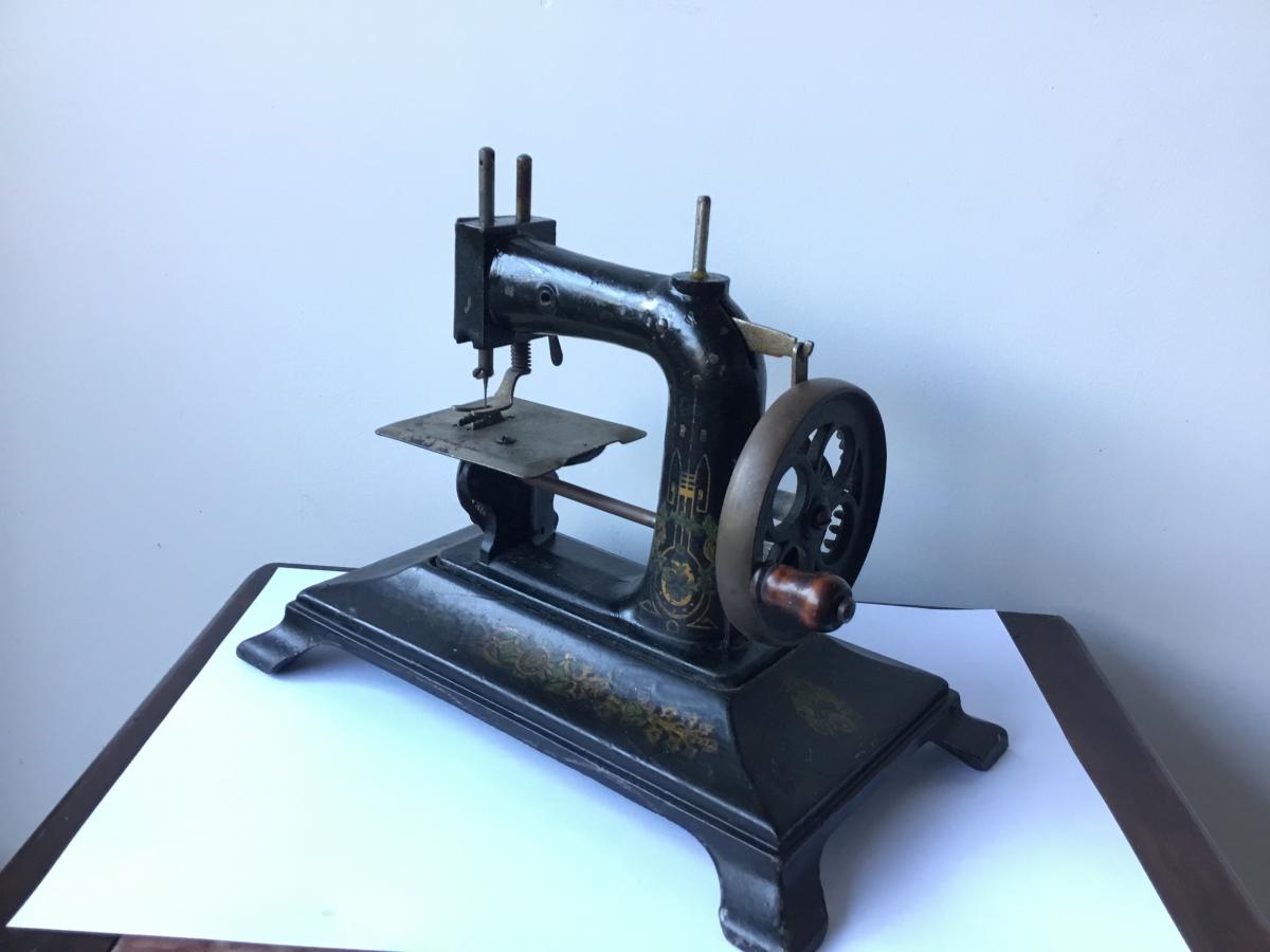 Children's Sewing Machine, 1900-photo-3
