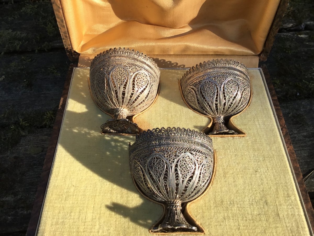 Three Zarf Ottomans Filigree Silver In Their Box, XIX