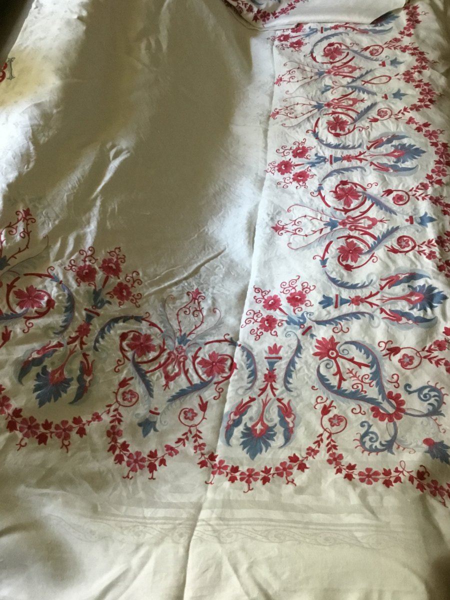 Overdecorated Damask Tablecloth With Embroidery