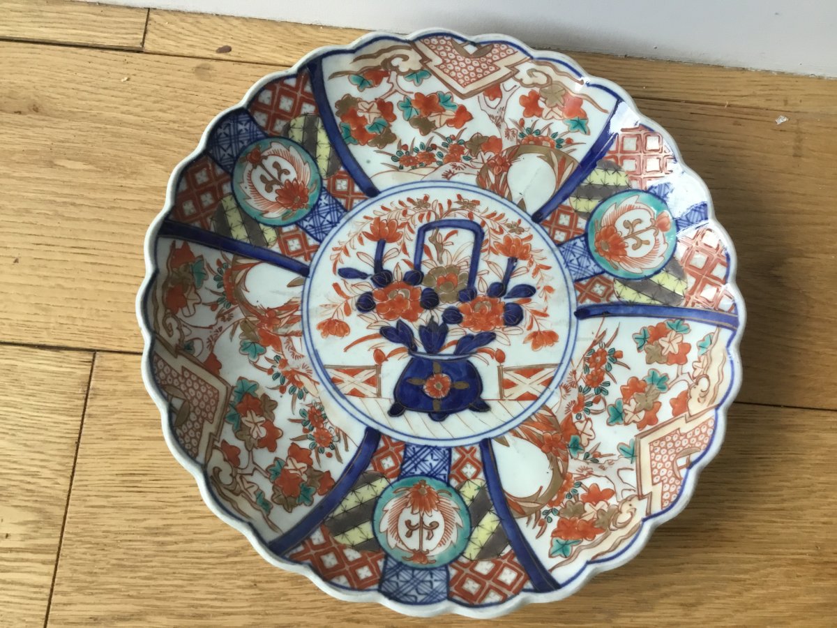 Small Imari Dish With Polylobed Contour, XIXth-photo-2