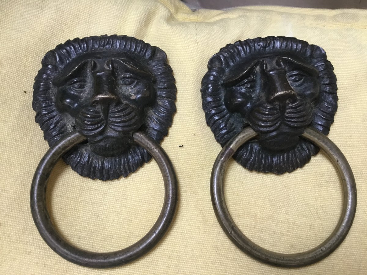 Lions Pull Handles In Bronze Two Patinas, Restoration