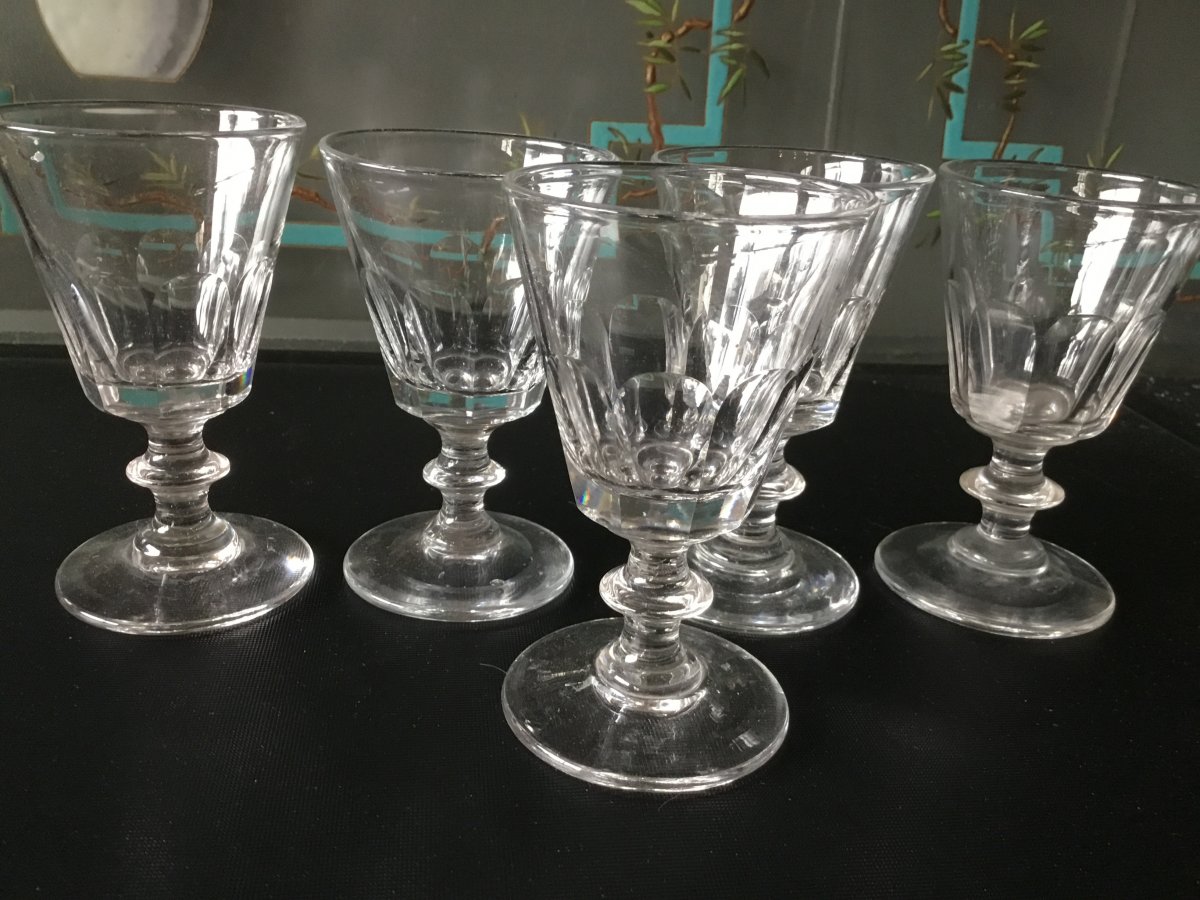 Les 5 Petits Verres à Pans Coupés En Cristal ( +1)