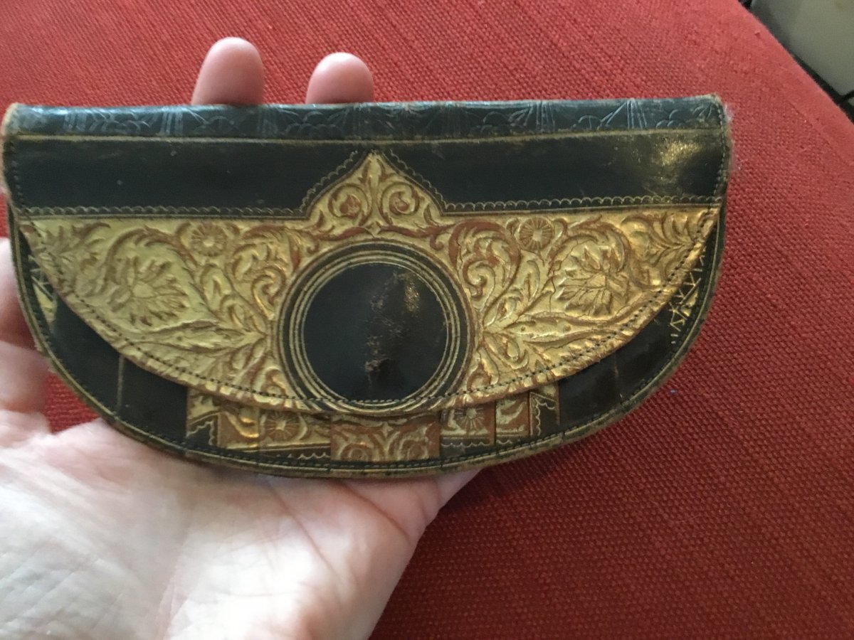 Coin Purse, Card Holder In Embossed Leather, Stamped Gold Decor-photo-3