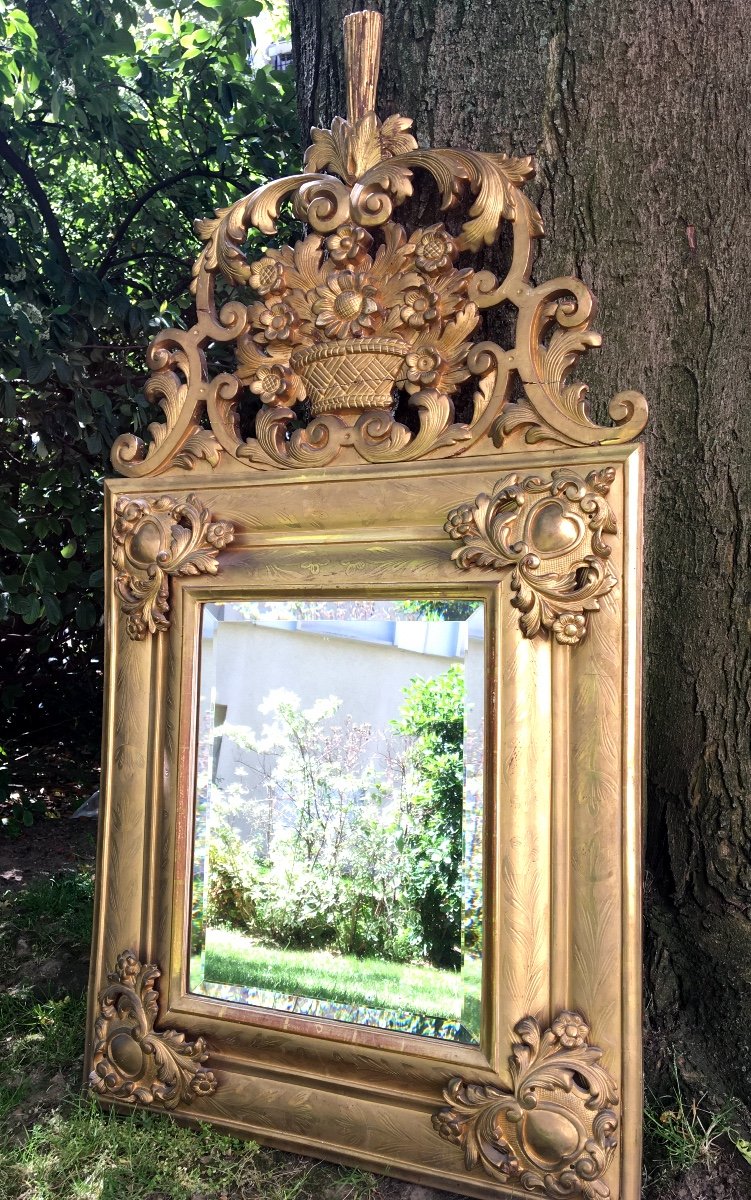 Mirror  Carved Gilded Wood Heart Corners , Eighteen Cent 